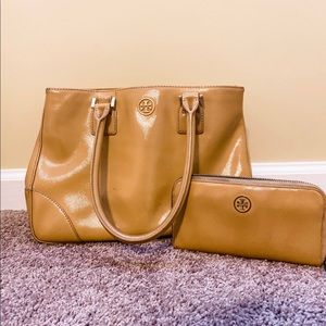 Authentic Tory Burch Purse and matching wallet!